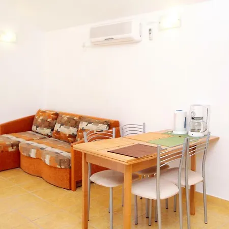 5645a Apartment *