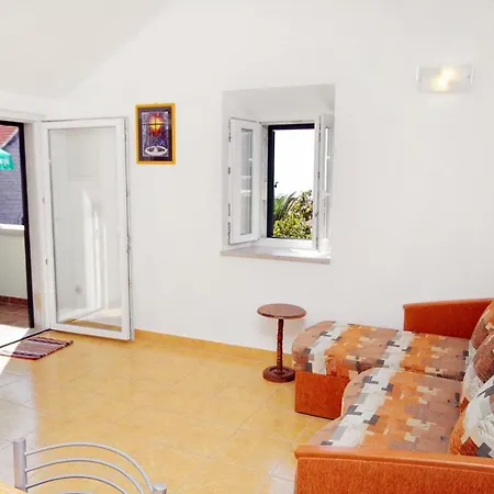 5645a Apartment *